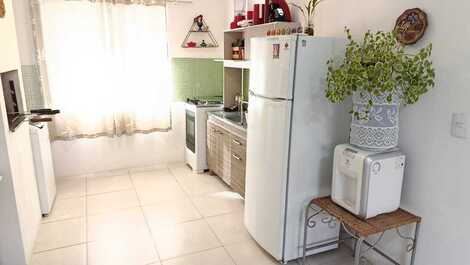 Lindo apartamento à 100 metros da praia de Mariscal - Ref.238