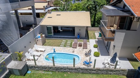 Casa con piscina y 3 suites en Mariscal Ref.143