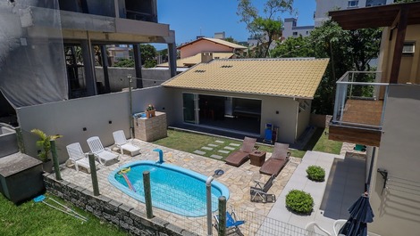 Casa con piscina y 3 suites en Mariscal Ref.143