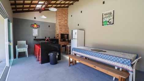 Casa con piscina y 3 suites en Mariscal Ref.143
