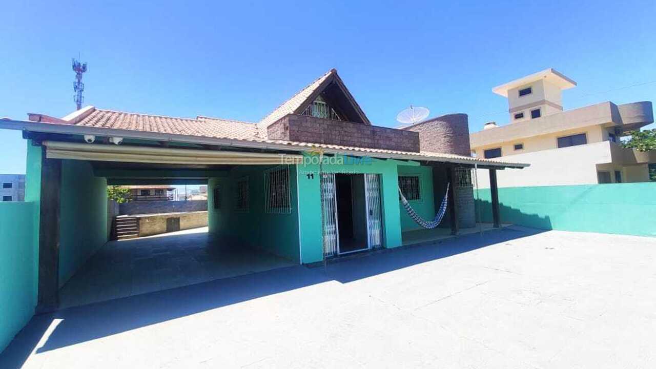 Casa para aluguel de temporada em Bombinhas (Mariscal)