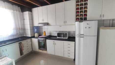 Casa para a família em Mariscal c/ 5 dormitórios e piscina Ref.112