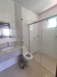Casa para a família em Mariscal c/ 5 dormitórios e piscina Ref.112