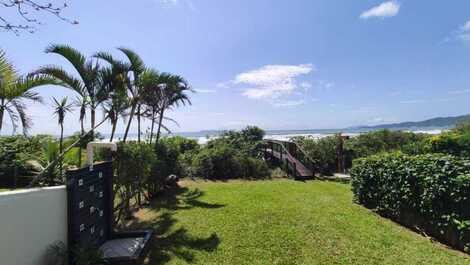 Townhouse, facing the sea with 4 bedrooms in Mariscal Ref.177