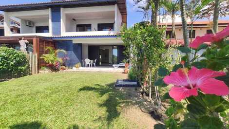 Townhouse, facing the sea with 4 bedrooms in Mariscal Ref.177