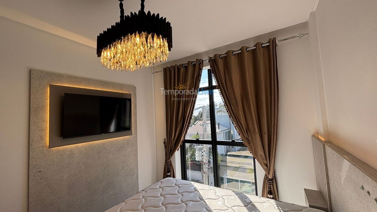 Apartamento para aluguel de temporada em Governador Celso Ramos (Palmas)