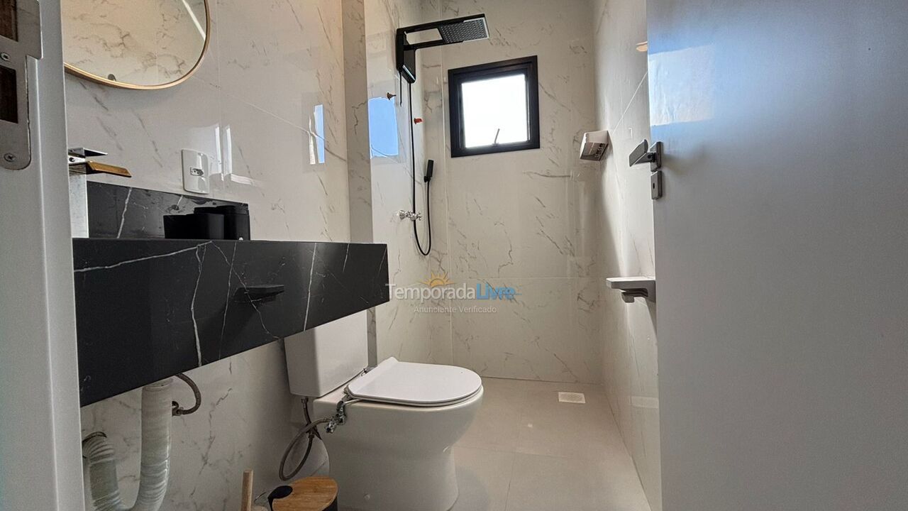 Apartamento para aluguel de temporada em Governador Celso Ramos (Palmas)