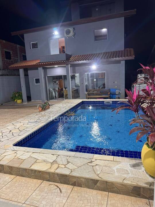 Casa para alquiler de vacaciones em São Sebastião (Praia da Boracéia)