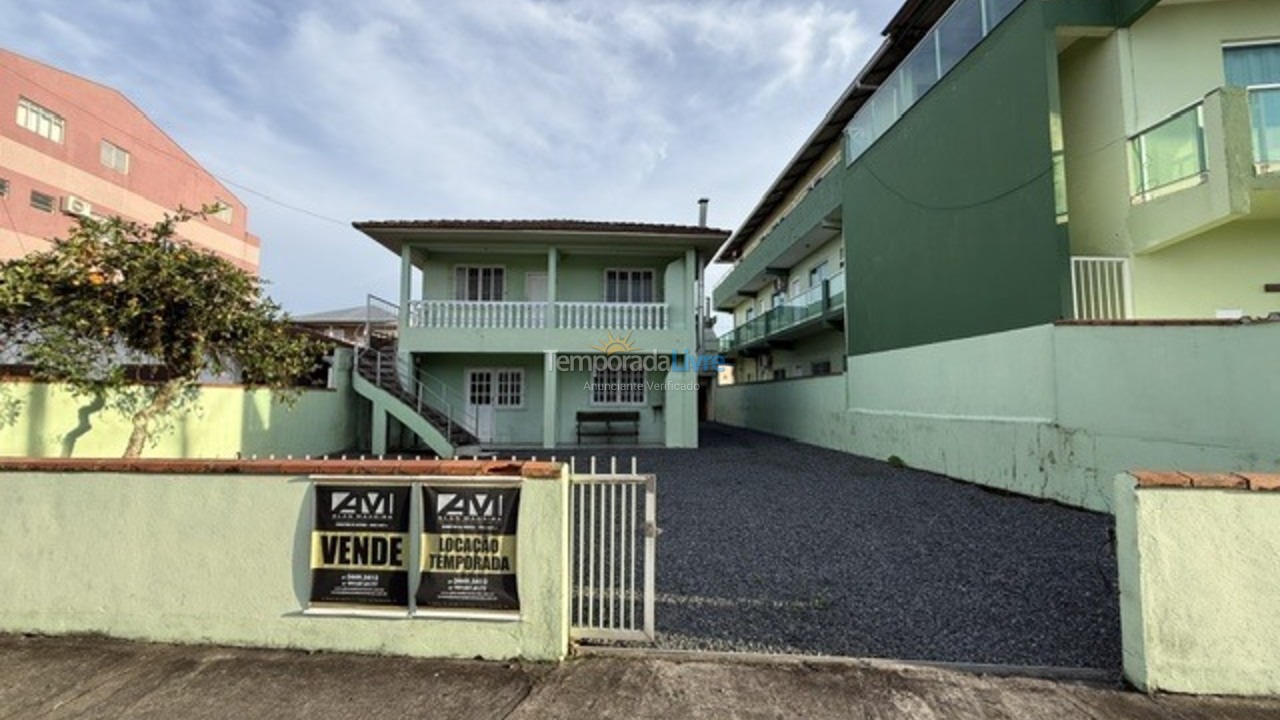 Apartamento para aluguel de temporada em São Francisco do Sul (Enseada)