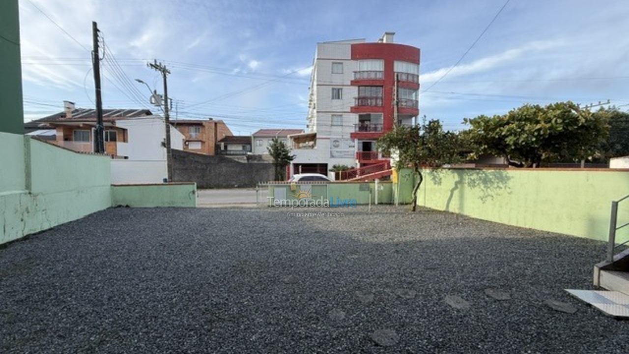 Apartamento para aluguel de temporada em São Francisco do Sul (Enseada)