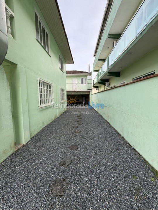 Apartamento para aluguel de temporada em São Francisco do Sul (Enseada)