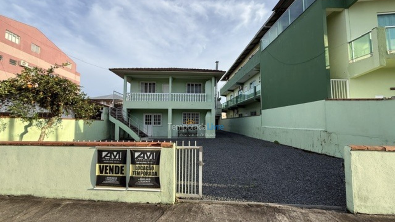 Apartamento para aluguel de temporada em São Francisco do Sul (Enseada)