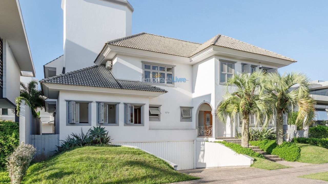 Casa para aluguel de temporada em Florianopolis (Jurerê Internacional)