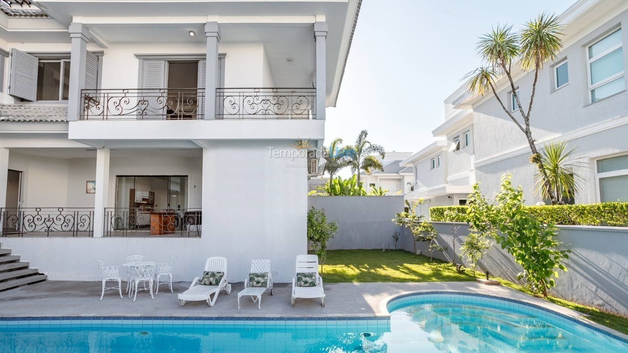 Casa para aluguel de temporada em Florianopolis (Jurerê Internacional)
