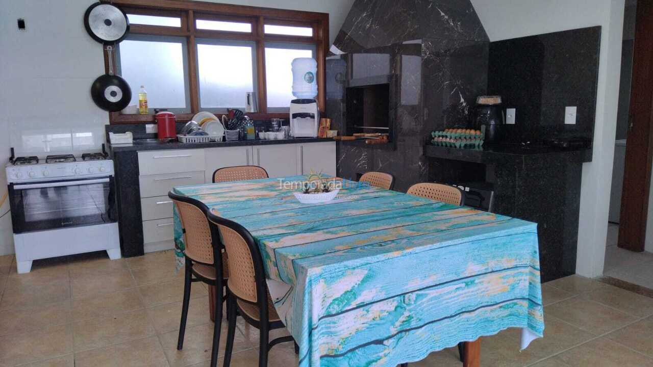 Casa para aluguel de temporada em Florianopolis (Jurerê Internacional)