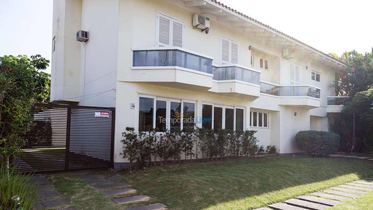 Casa para aluguel de temporada em Florianopolis (Jurerê Internacional)