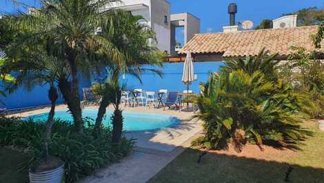 Mansion 150m from the sea in Jurerê Internacional