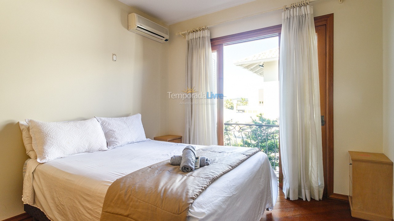 House for vacation rental in Florianopolis (Jurerê Internacional)