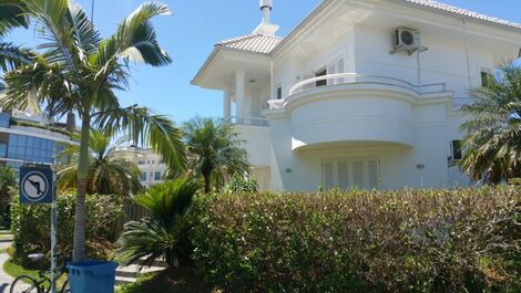 Casa Branca Jurerê Internacional!
