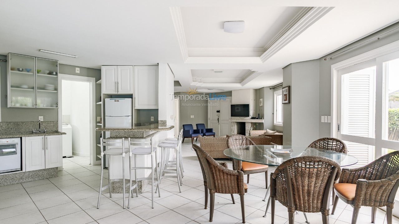 Casa para aluguel de temporada em Florianopolis (Jurerê Internacional)