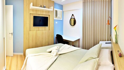 Fully furnished and decorated room, 250m from the beach.