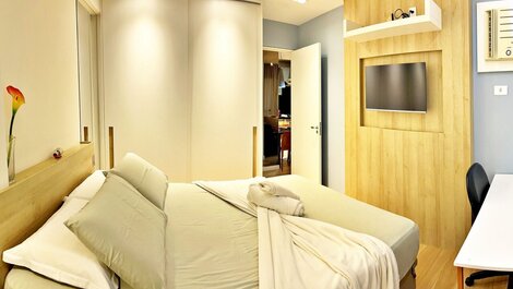 Fully furnished and decorated room, 250m from the beach.