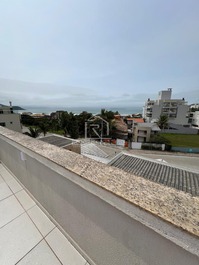 Penthouse with 3 bedrooms in Mariscal Beach