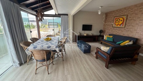 Penthouse with 3 bedrooms in Mariscal Beach