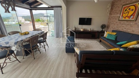 Penthouse with 3 bedrooms in Mariscal Beach