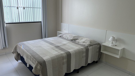 Precioso apartamento en Mariscal con 2 dormitorios Código 051