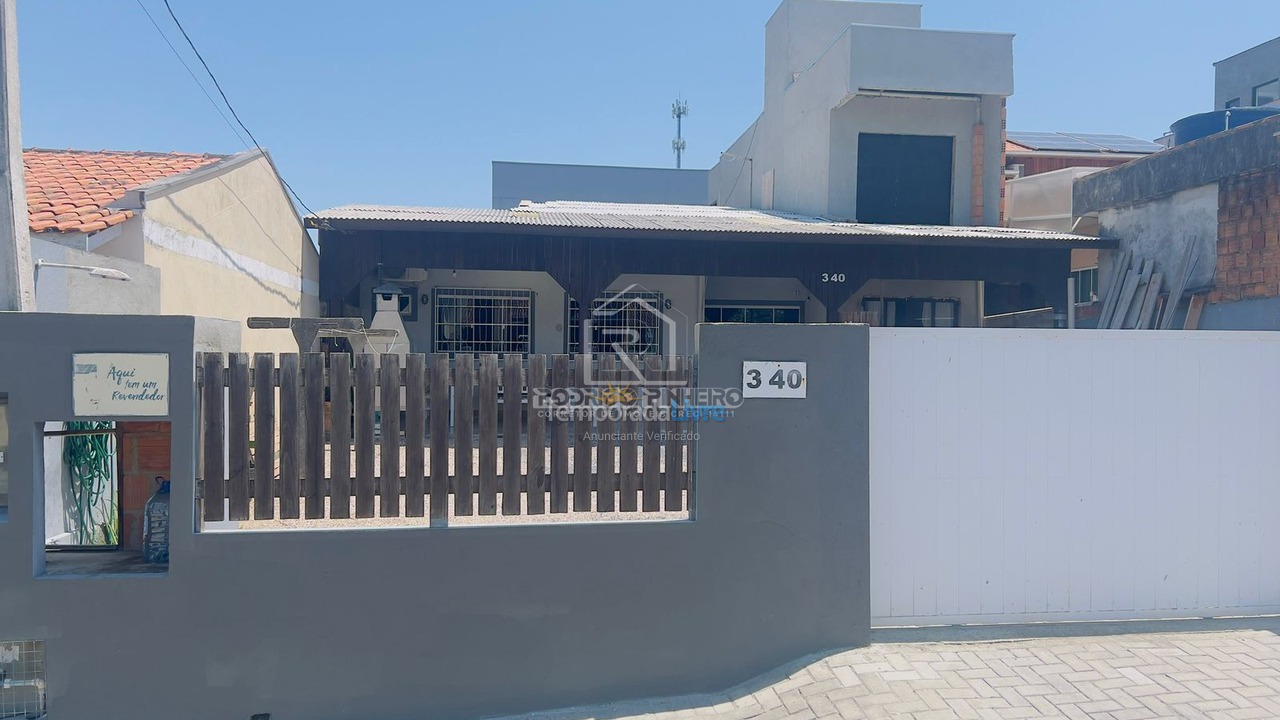 Casa para aluguel de temporada em Bombinhas (Praia de Zimbros)