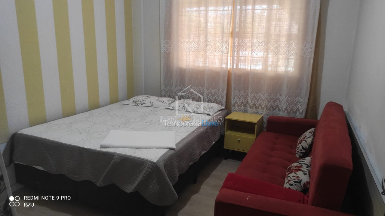 Casa para aluguel de temporada em Bombinhas (Praia de Zimbros)