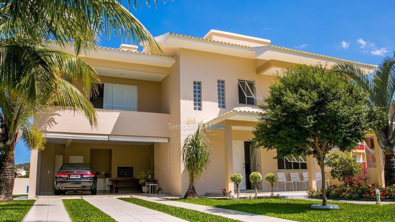 Casa para aluguel de temporada em Governador Celso Ramos (Palmas)