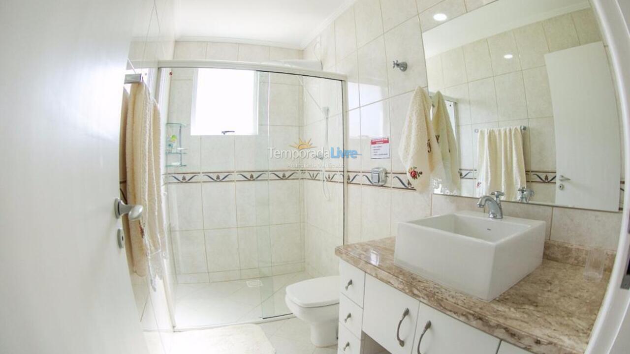 Casa para aluguel de temporada em Governador Celso Ramos (Palmas)