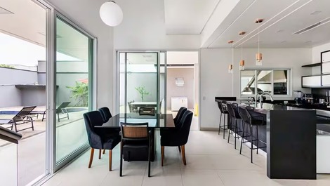 Casa Premium com Piscina | Até 13 Pessoas