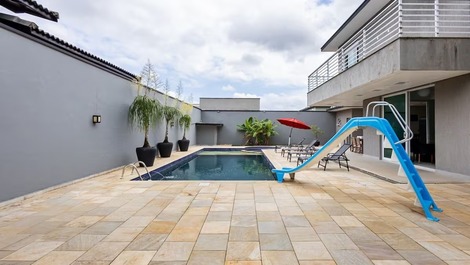 Casa Premium com Piscina | Até 13 Pessoas