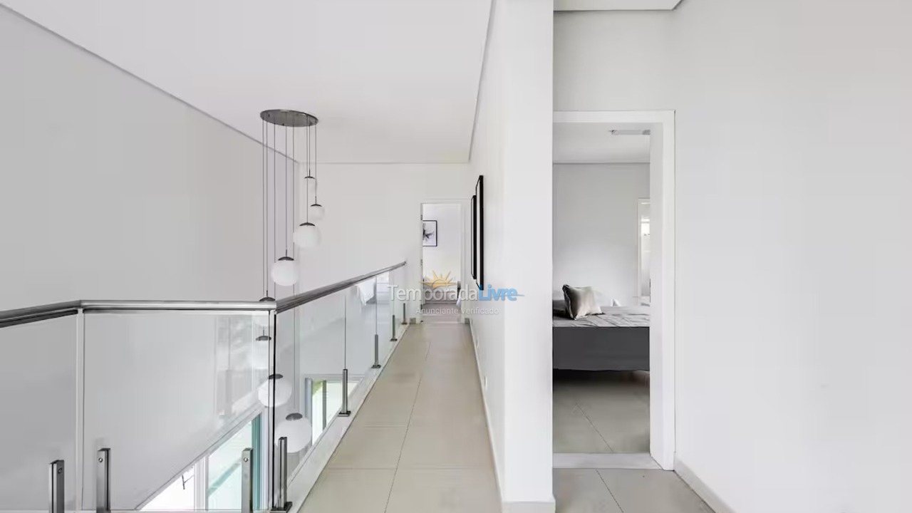 Casa para aluguel de temporada em Bertioga (Condominio Morada da Praia)