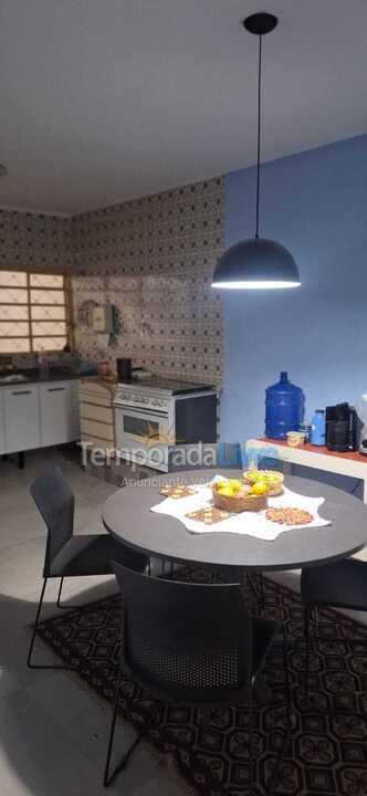 Casa para alquiler de vacaciones em águas de Lindóia (Jardim das Américas)