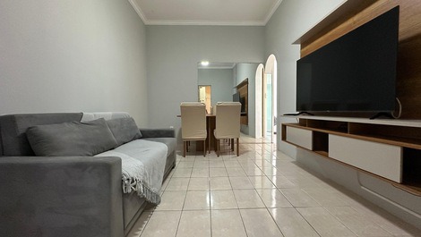 Apartamento aconchegante - uma quadra da praia