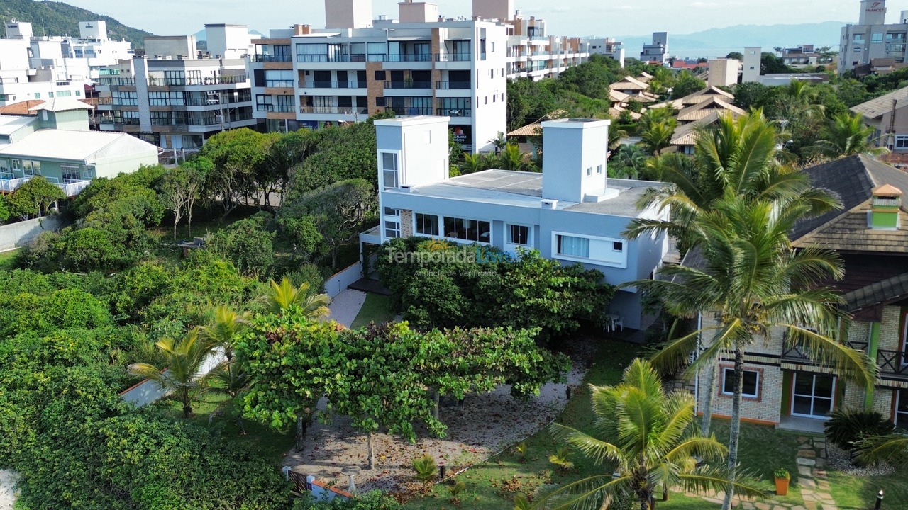 Apartamento para aluguel de temporada em Bombinhas (Canto Grande)