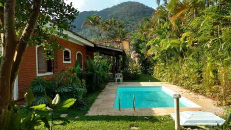 Ubatuba praia da Lagoinha cond.fech casa de 3 dorm c 2 suit, piscina