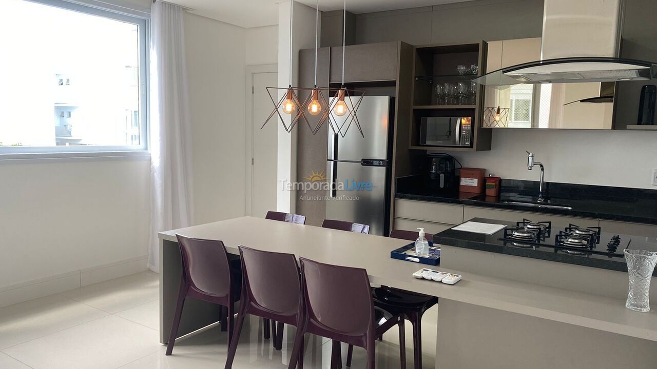 Apartamento para aluguel de temporada em Florianópolis (Jurere Tradicional)