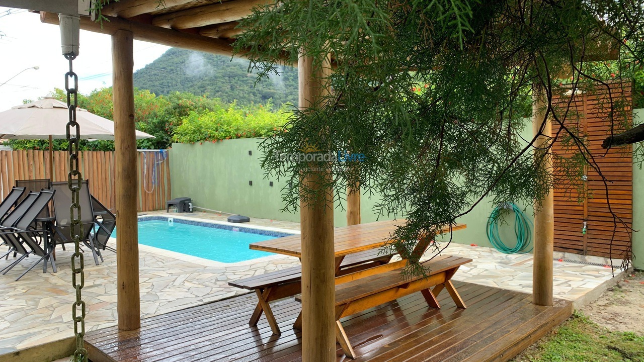 Casa para aluguel de temporada em Ubatuba (Lagoinha)