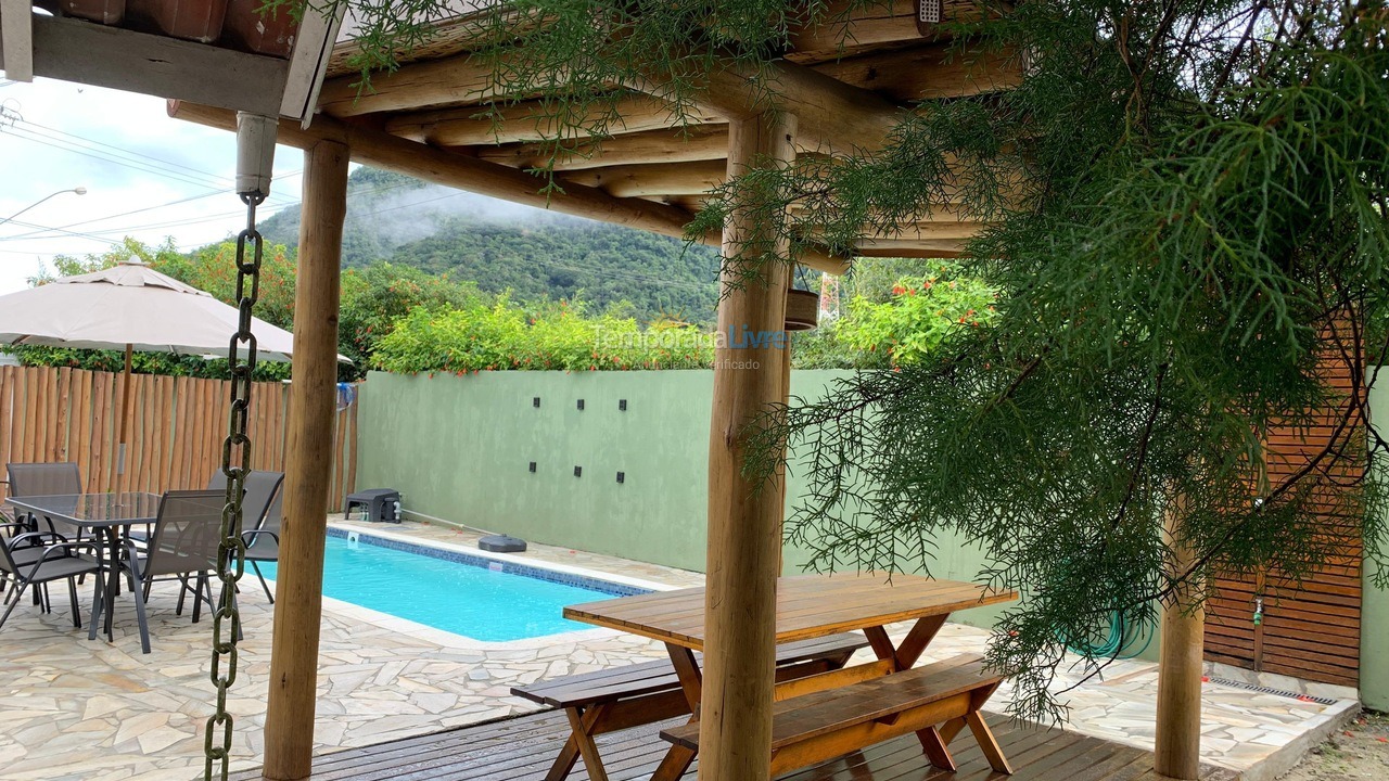Casa para aluguel de temporada em Ubatuba (Lagoinha)