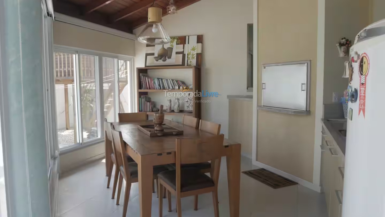 Casa para aluguel de temporada em Florianopolis (Jurerê Internacional)