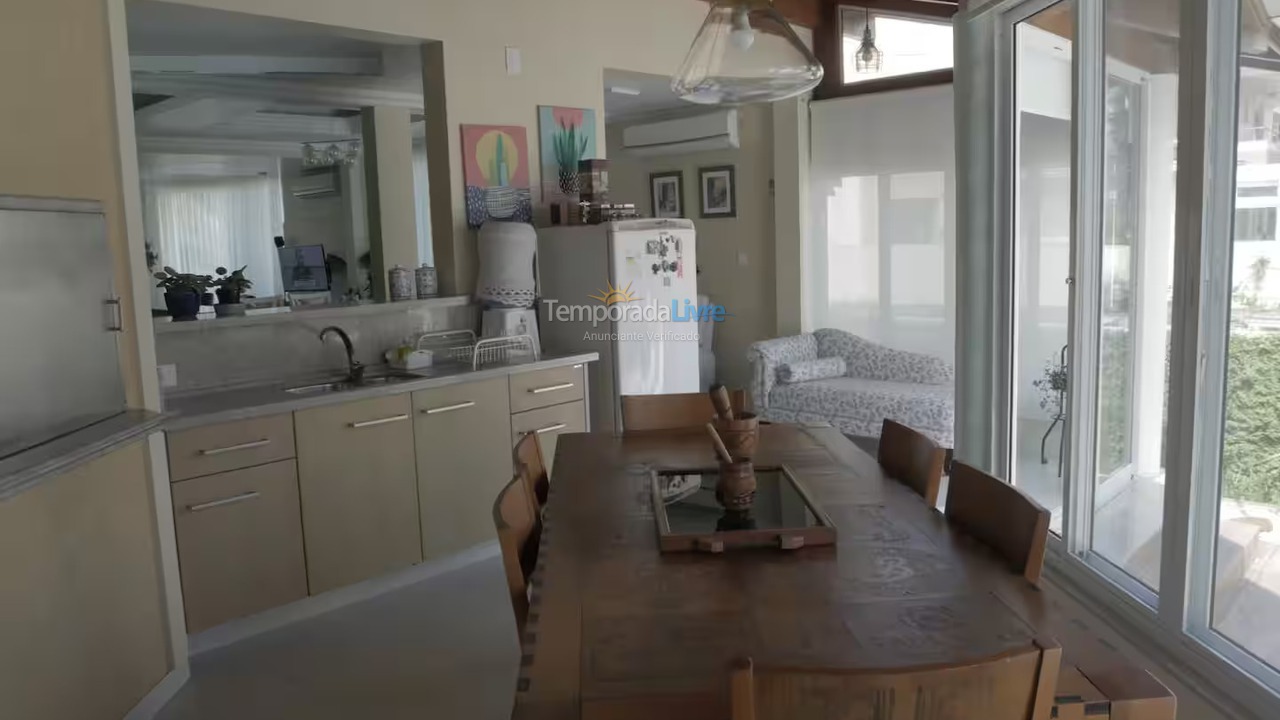 Casa para aluguel de temporada em Florianopolis (Jurerê Internacional)