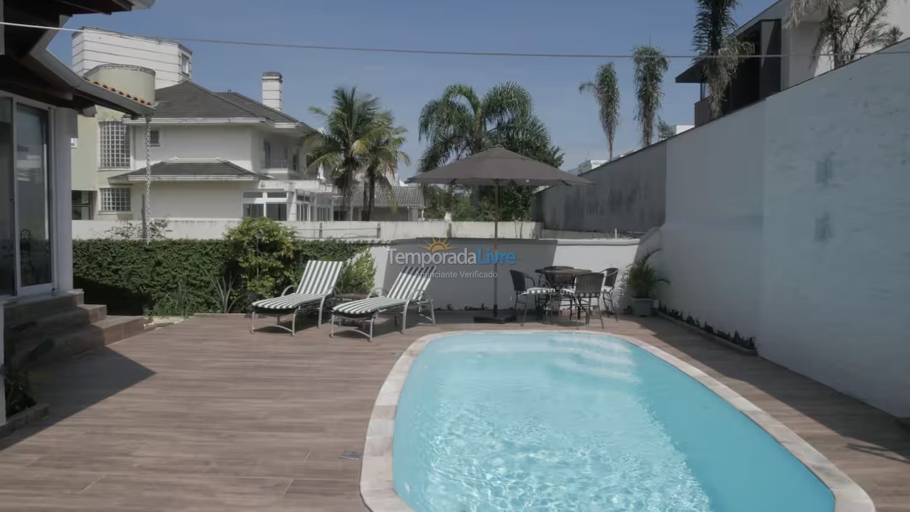 Casa para aluguel de temporada em Florianopolis (Jurerê Internacional)