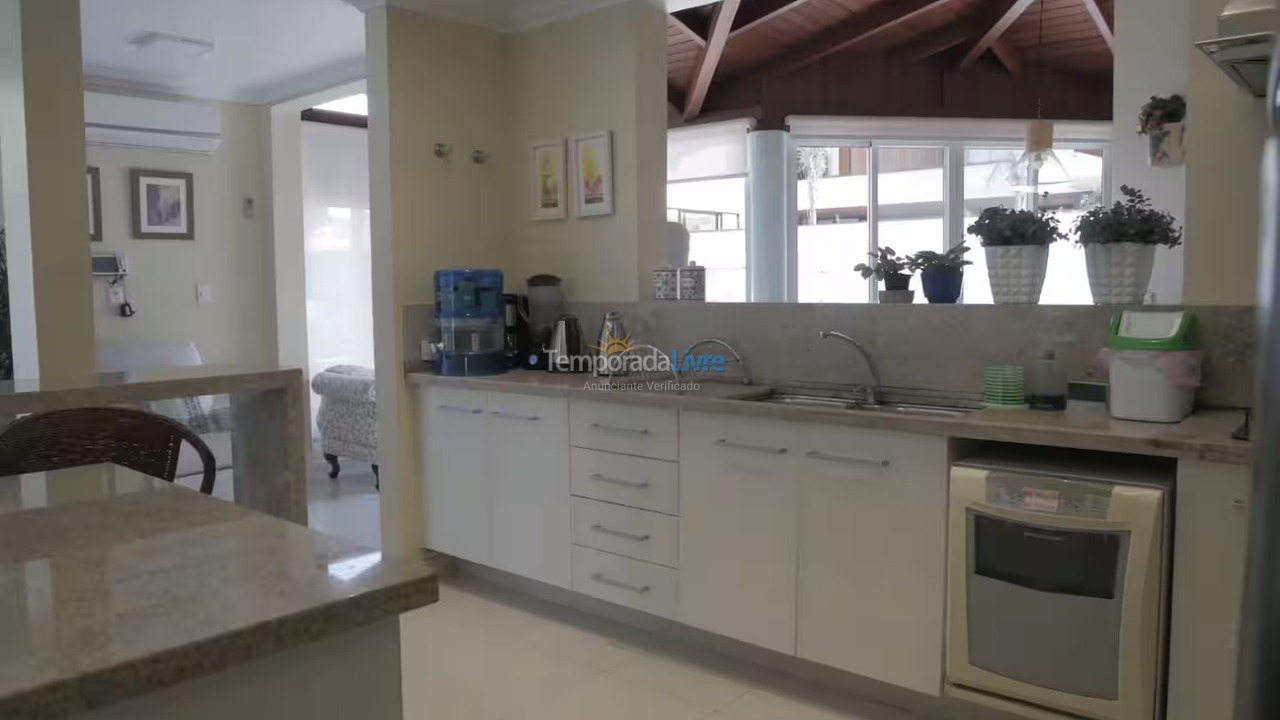 Casa para aluguel de temporada em Florianopolis (Jurerê Internacional)