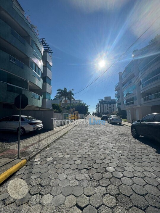 Apartamento para aluguel de temporada em Bombinhas (Praia de Bombas)