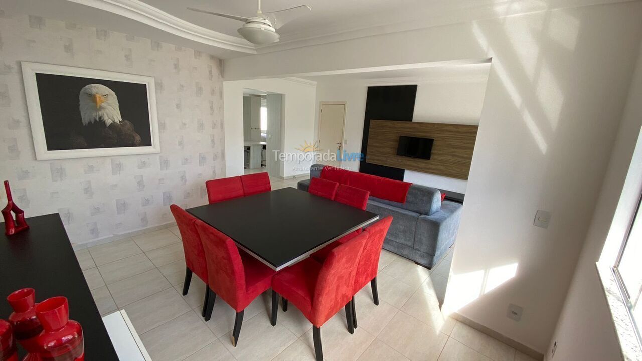 Apartamento para alquiler de vacaciones em Governador Celso Ramos (Praia de Palmas)